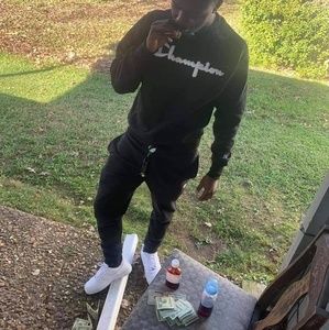 Meet your Posher, Devin